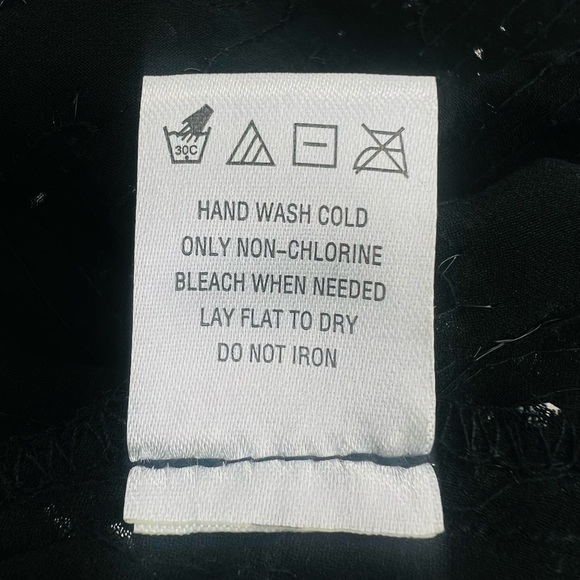 NOLLIE Black Y2K Sequin Crop Tank Top Size Medium Summer Blouse Fancy - Picture 12 of 12